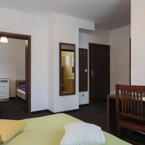 Apartament 4-osobowy z 2 pomieszczeniami sypialnianymi