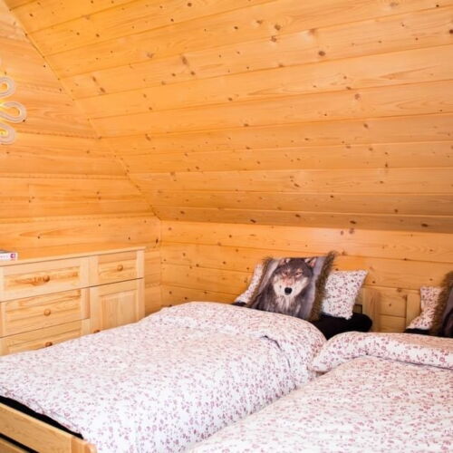 Domek drewniany 8-osobowy z widokiem na las z widokiem na góry