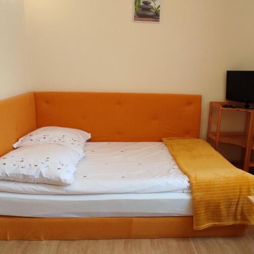 Camera twin la etaj cu baie