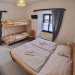 Triple Room with Shower (extra bed available)