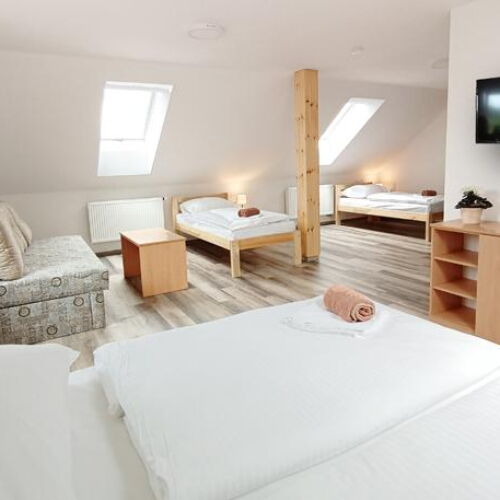 Pokoj pro 4 os. na poschodí 