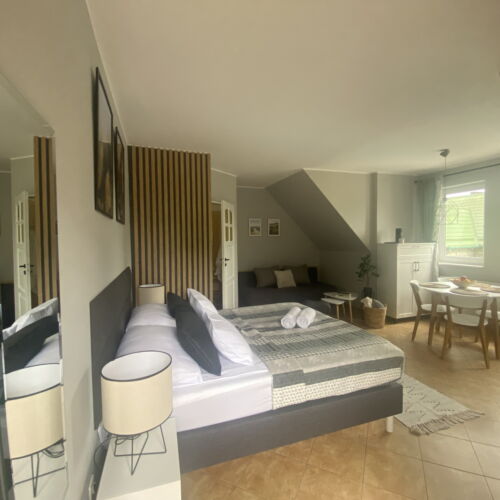 Pokój 4-osobowy Family z widokiem na ogród