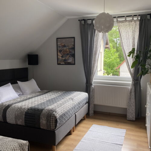 Apartament 9-osobowy Komfort z balkonem z 4 pomieszczeniami sypialnianymi