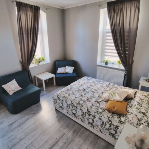 Apartament 12-osobowy na piętrze