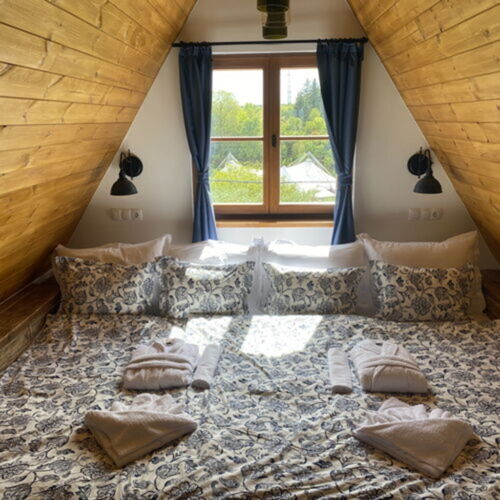 Casă de weekend întreaga unitate cu panoramă pentru 6 pers. (se inchirieaza doar integral)