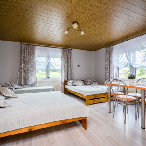 Camera pentru 5 pers.