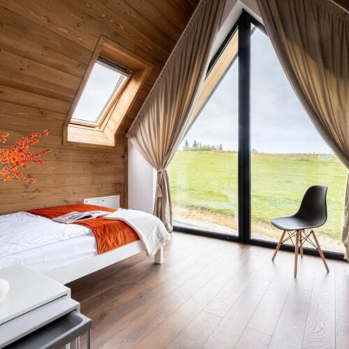 Deluxe Mountain View Holiday Home for 6 Persons