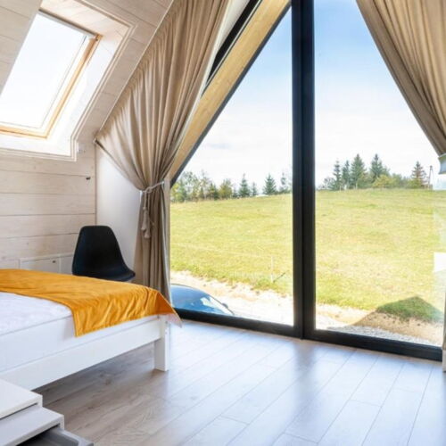 Deluxe Mountain View Holiday Home for 6 Persons
