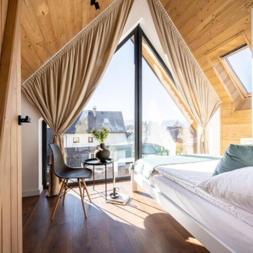 Deluxe Mountain View Holiday Home for 6 Persons