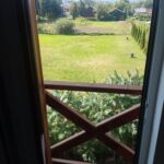 Hegyekre néző kertre néző háromágyas szoba (pótágyazható)