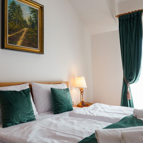 Camera tripla premium cu balcon