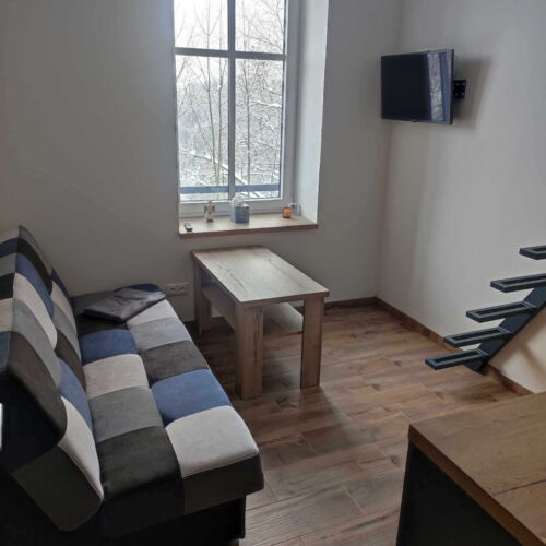 Apartman se sprchou s privátní koupelnou mimo apartmán pro 2 os. (s možností přistýlky)