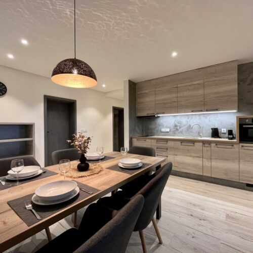 Apartman se sprchou s privátní koupelnou mimo apartmán pro 4 os. (s možností přistýlky)