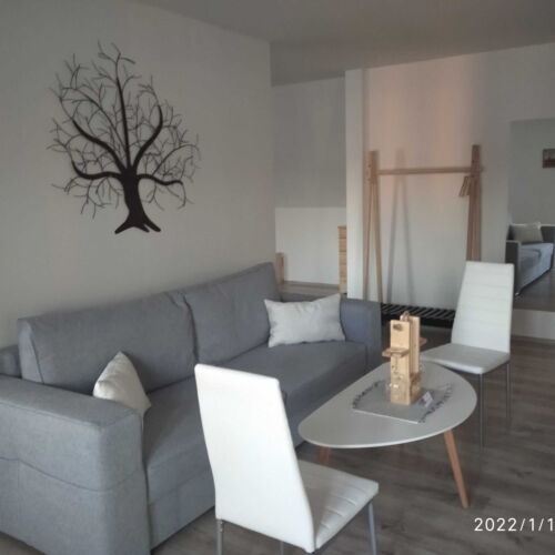 Apartament 4-osobowy na piętrze z wanną z 1 pomieszczeniem sypialnianym (możliwa dostawka)