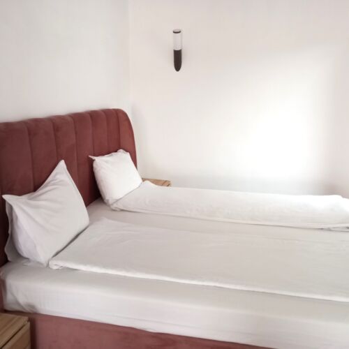 Apartament la mansardă cu 2 camere pentru 3 pers. (se poate solicita pat suplimentar)