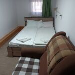 Apartament family la parter cu 2 camere pentru 4 pers.