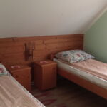 Potkrovlje soba sa dva odvojena kreveta (za 2 osoba(e))