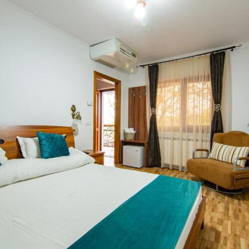 Pokoj s manželskou postelí