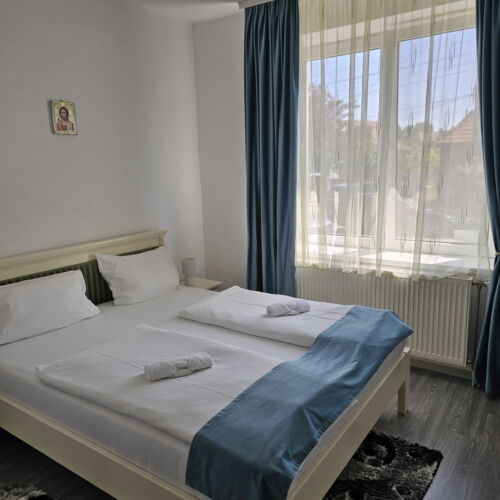 Camera dubla la etaj