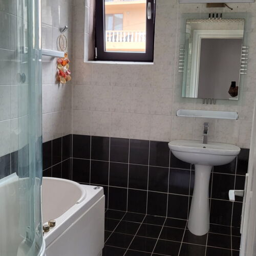 Camera dubla (se poate solicita pat suplimentar)