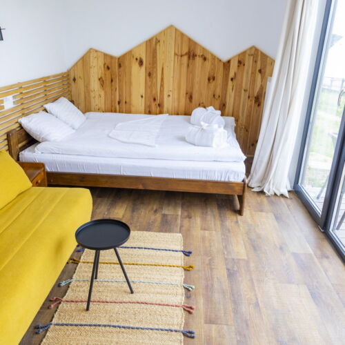 Bungalow premium cu vedere spre munte pentru 2 pers. (se inchirieaza doar integral)