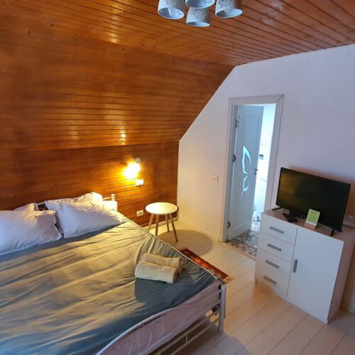 Camera dubla superior la etaj