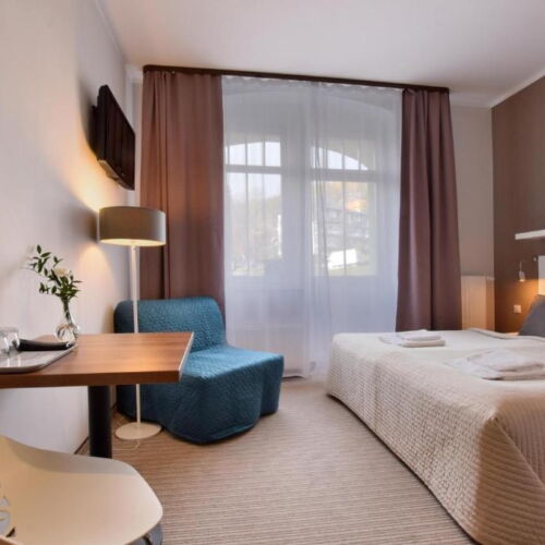 Twin Room (extra bed available)
