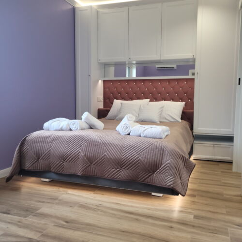 Apartament la parter cu terasă cu 1 camera pentru 2 pers.