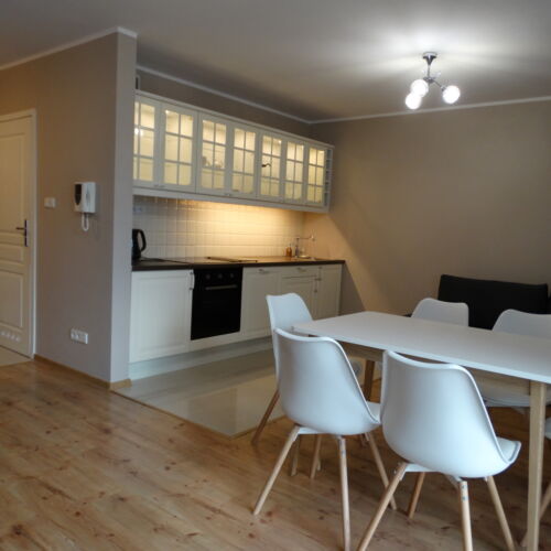 Apartament 4-osobowy z 2 pomieszczeniami sypialnianymi