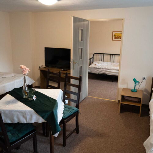 Pokoj se sprchou  pro 5 os.