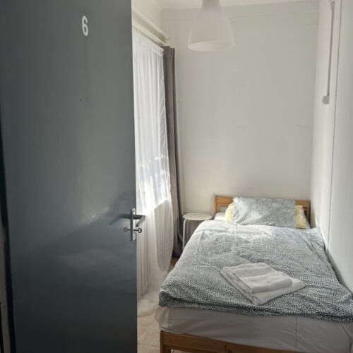 Camera single la parter d