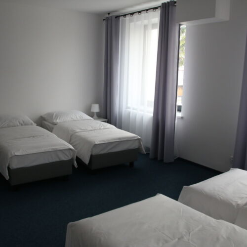 Pokój 4-osobowy na piętrze z łazienką