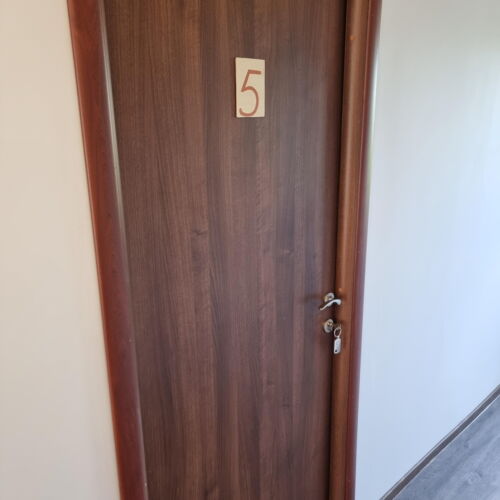 Camera dubla deluxe la etaj