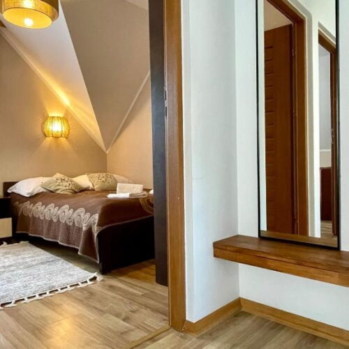 Apartament pentru 8 pers. (se inchirieaza doar integral)