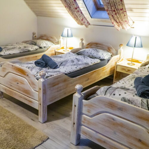 Pokój 3-osobowy na poddaszu z widokiem na góry (możliwa dostawka)