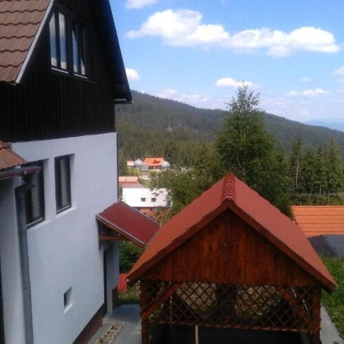 Camera tripla cu panoramă