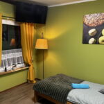 Zweibettzimmer mit Klimaanlage und Eigner Küche