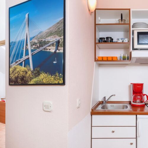 Apartament pentru 2 pers. (se inchirieaza doar integral)
