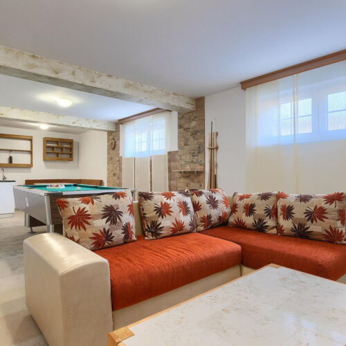 Letný dom (v celku) pre 10 os.