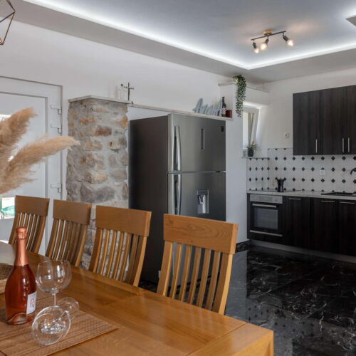 Casă de vară pentru 10 pers. (se inchirieaza doar integral)