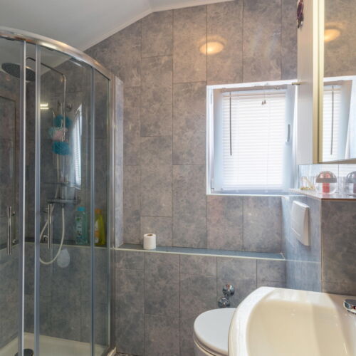 Apartament pentru 5 pers. (se inchirieaza doar integral)