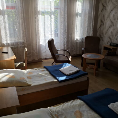 Pokój 4-osobowy z balkonem z łazienką