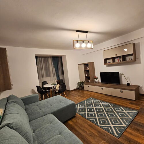 Apartament exclusive la etaj cu 2 camere pentru 4 pers.