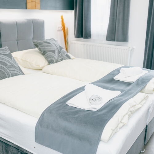 Mountain View Romantic 2-Room Suite for 4 Persons