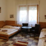 Ground Floor 2-Room Apartment for 8 Persons with Terrace