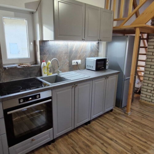 Chata (v celku) so sprchou s vlastnou kuchynkou pre 8 os.