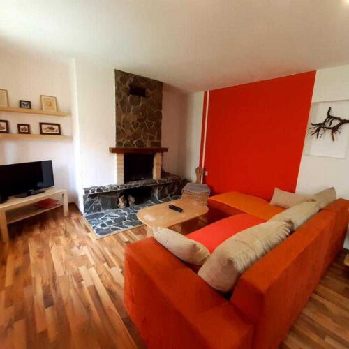 Chata (v celku) so sprchou s vlastnou kuchynkou pre 5 os.