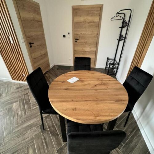 Apartament 5-osobowy w suterenie z widokiem na góry z 2 pomieszczeniami sypialnianymi