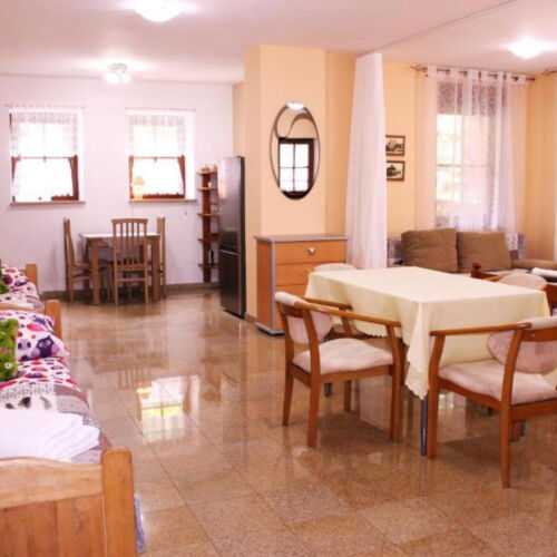 Apartament 4-osobowy na parterze z widokiem na ogród z 1 pomieszczeniem sypialnianym