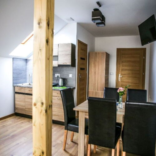 Apartament 5-osobowy na piętrze z widokiem na ogród z 2 pomieszczeniami sypialnianymi